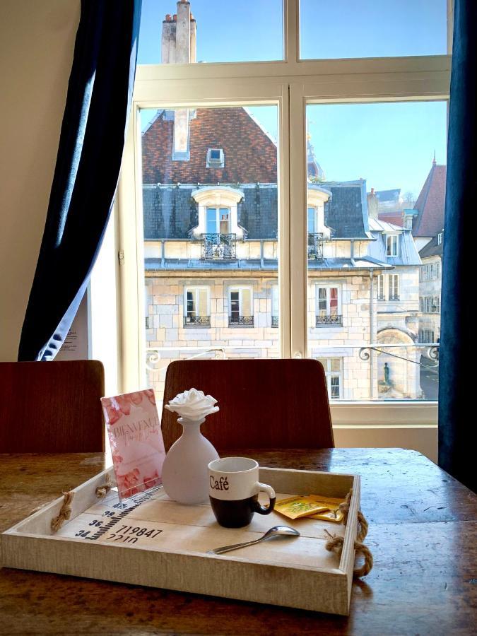 Les Fabuleux Appartements Du Coeur De Ville - Place Victor Hugo Besançon Exteriör bild