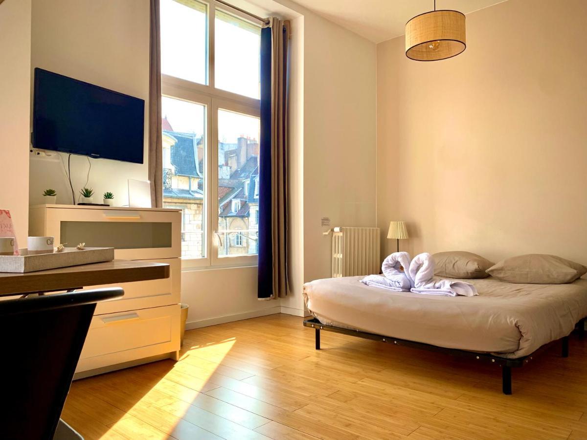 Les Fabuleux Appartements Du Coeur De Ville - Place Victor Hugo Besançon Exteriör bild