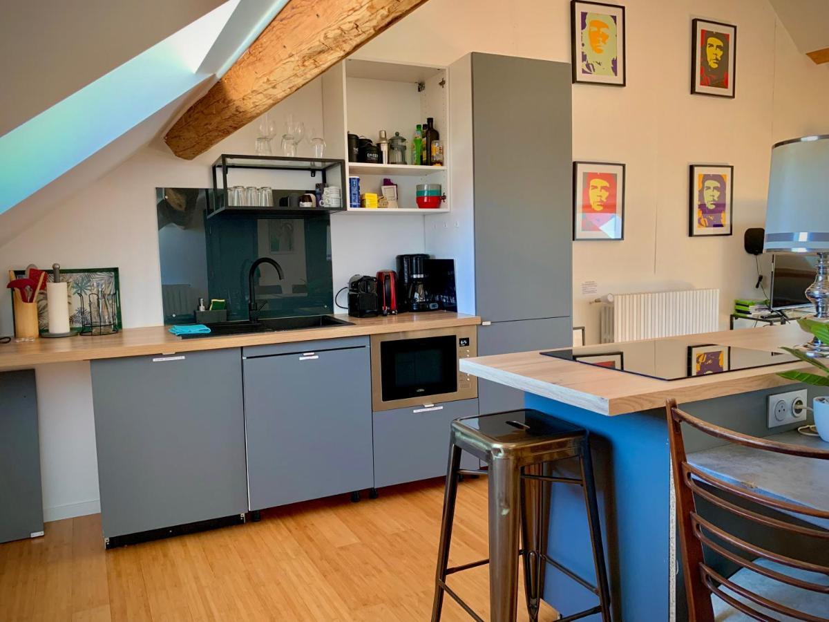 Les Fabuleux Appartements Du Coeur De Ville - Place Victor Hugo Besançon Exteriör bild