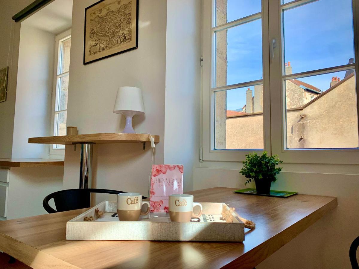 Les Fabuleux Appartements Du Coeur De Ville - Place Victor Hugo Besançon Exteriör bild