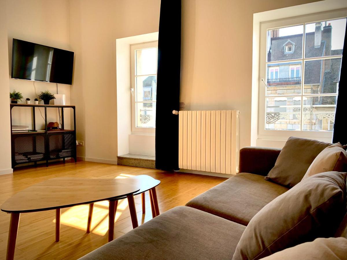 Les Fabuleux Appartements Du Coeur De Ville - Place Victor Hugo Besançon Exteriör bild