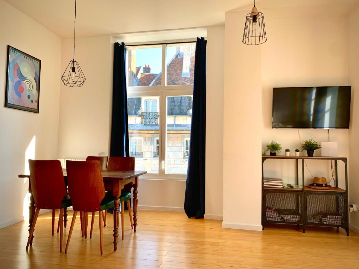 Les Fabuleux Appartements Du Coeur De Ville - Place Victor Hugo Besançon Exteriör bild