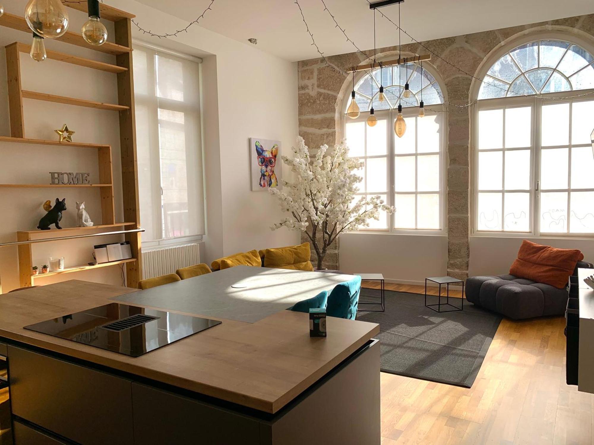 Les Fabuleux Appartements Du Coeur De Ville - Place Victor Hugo Besançon Exteriör bild